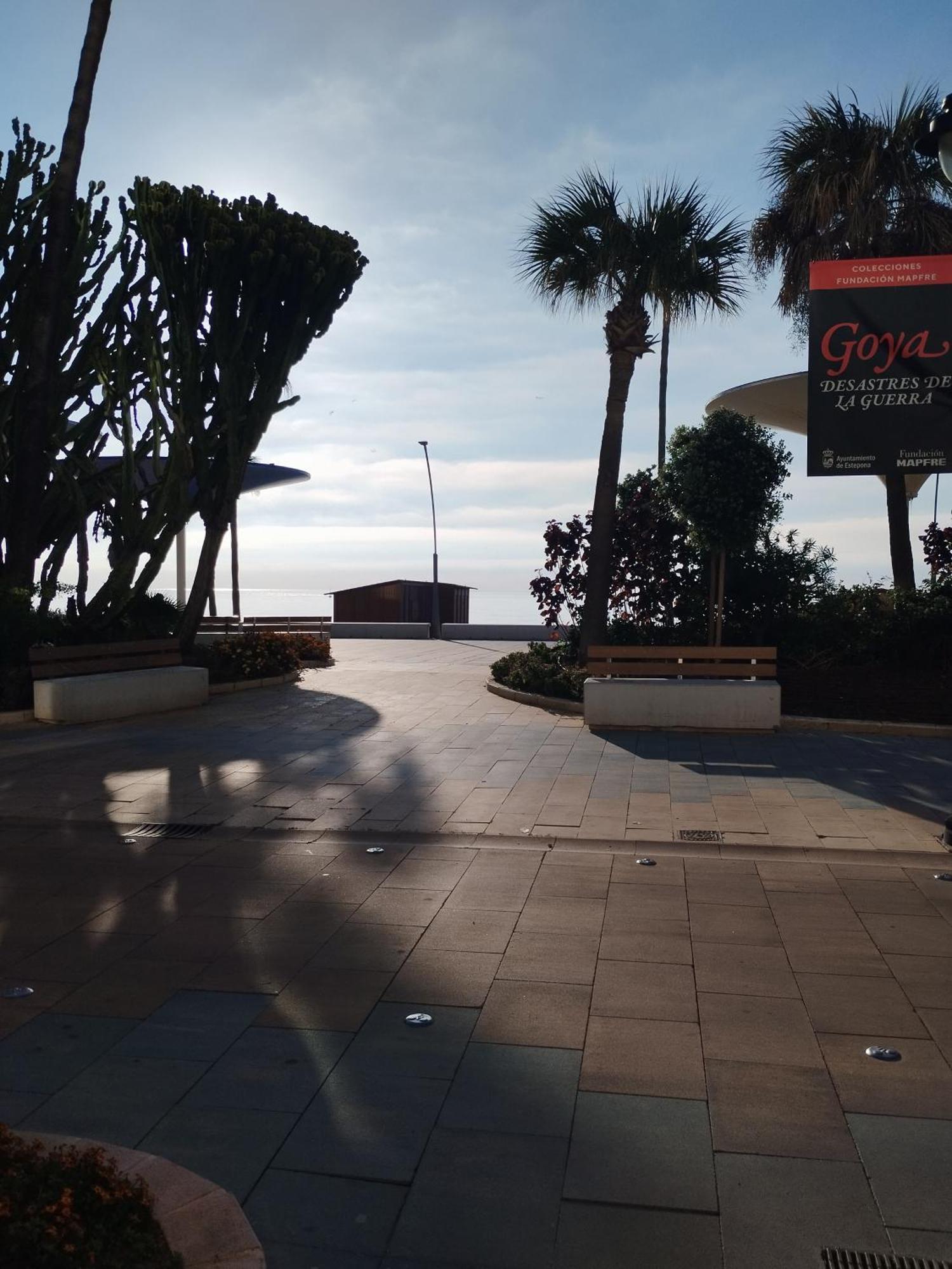 Bajo Frente Al Mar *